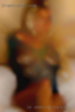 Im seeking curious & would love to girls experiment!!